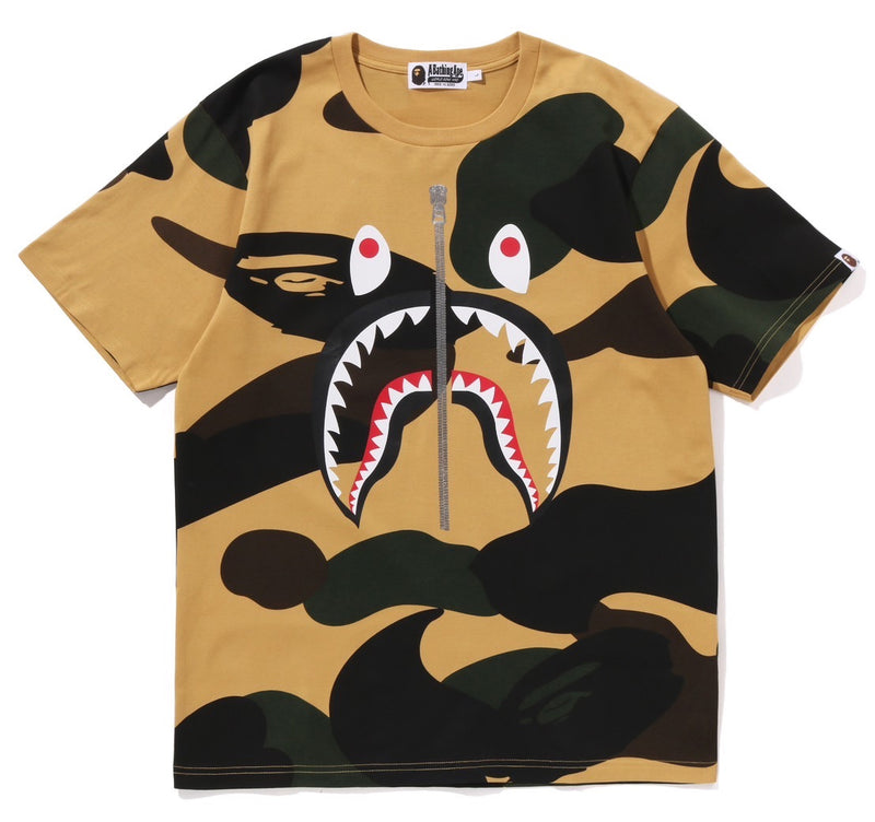 A BATHING APE GIANT 1ST CAMO SHARK TEE