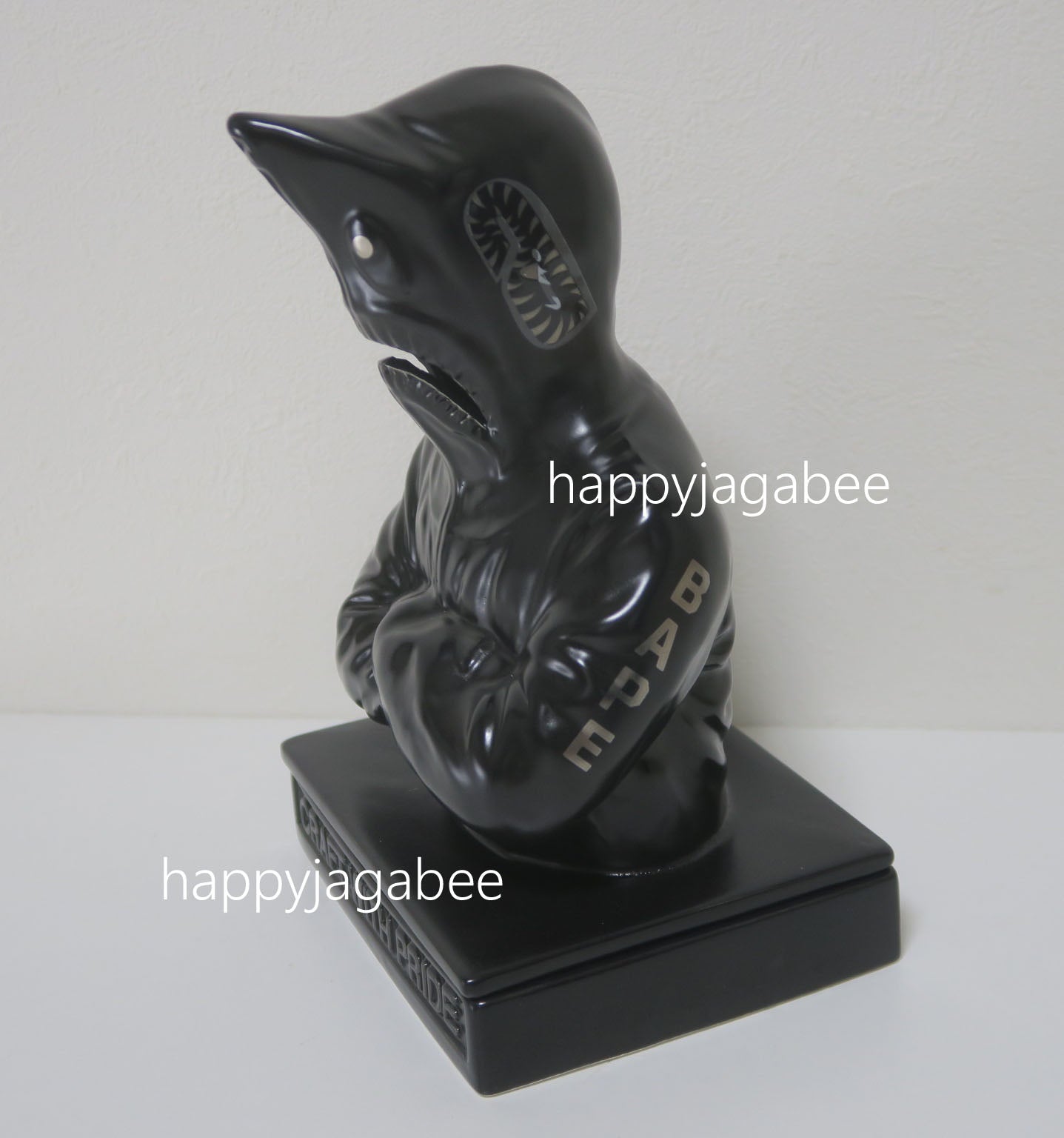 A BATHING APE BAPE x NEIGHBORHOOD SHARK INCENSE CHAMBER