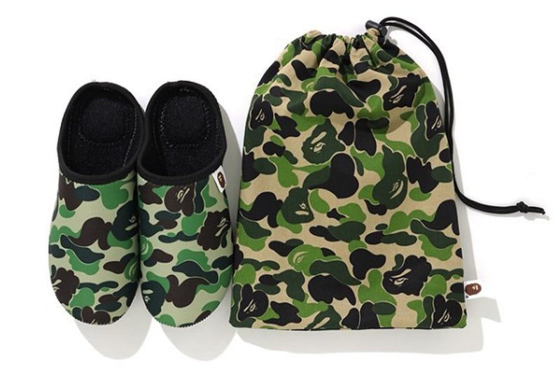 A BATHING APE ABC SLIPPERS & POUCH SET - happyjagabee store